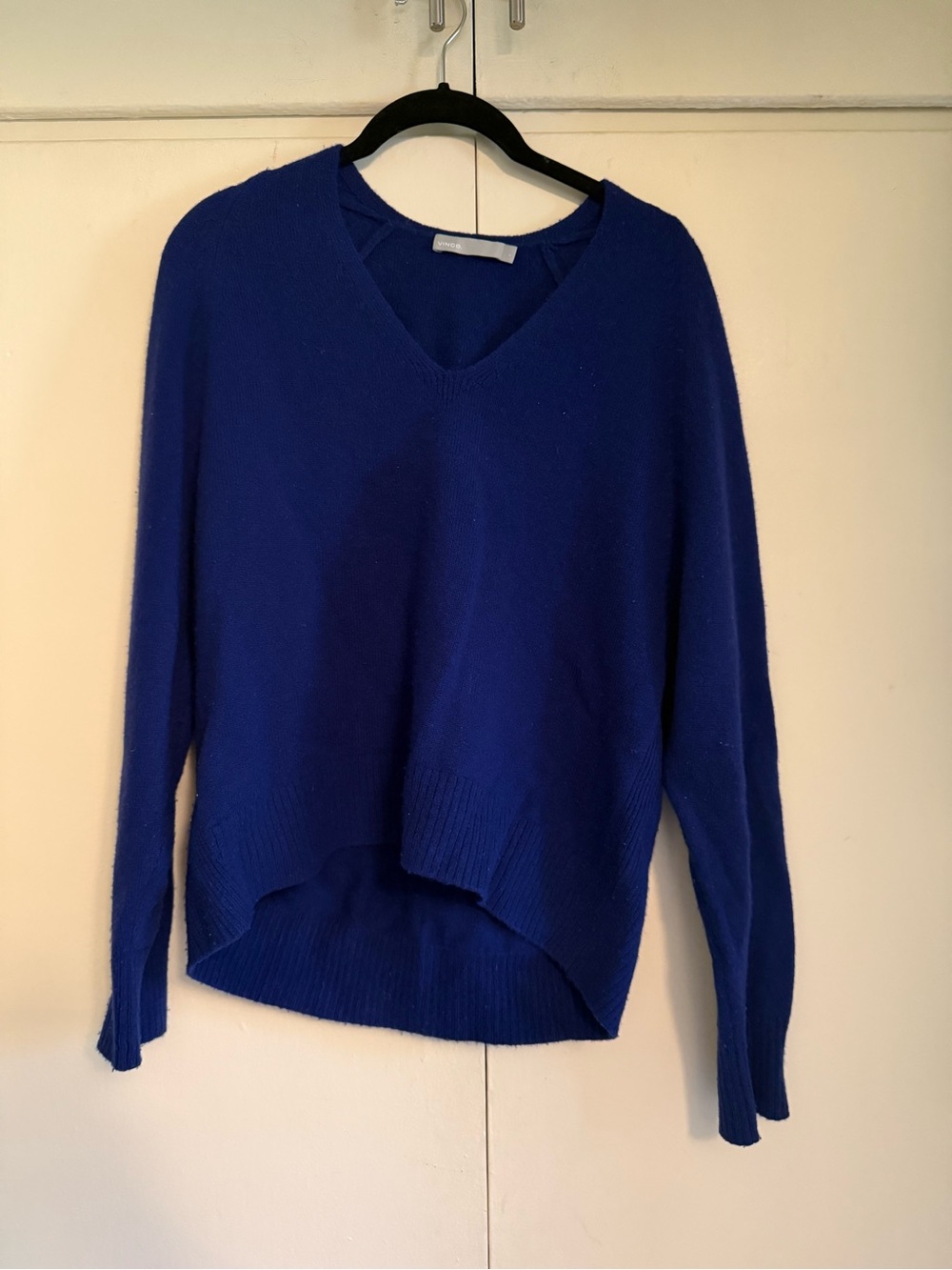 100% Cashmere Vince Royal Blue V-Neck Lightweight Sweater